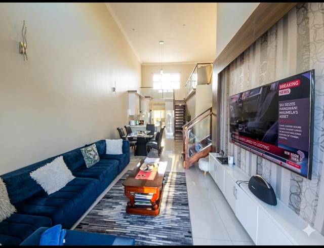 5 BEDROOM PROPERTY TO RENT IN UMHLANGA ROCKS